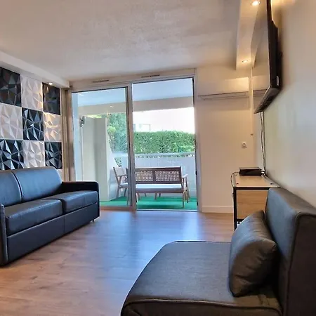 Apartment Et Parking Prive A 50m De La Mer Saint-Raphael (Var)